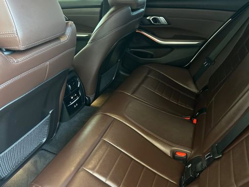 Used 2022 BMW 330i Sedan w/ Premium Package image 11