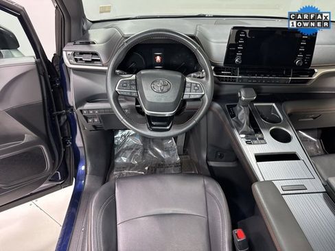 Used 2022 Toyota Sienna XSE image 18
