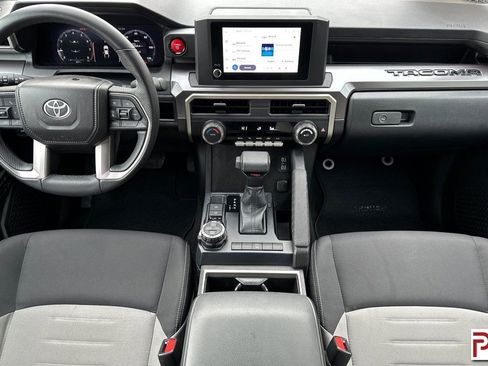 Used 2025 Toyota Tacoma TRD Off-Road image 15