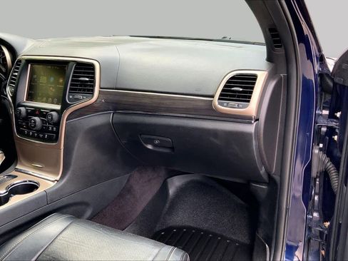 Used 2017 Jeep Grand Cherokee Overland AWD/4WD image 19