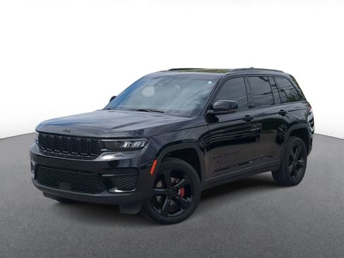 Certified 2024 Jeep Grand Cherokee Altitude AWD/4WD image 1