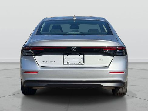 Used 2023 Honda Accord EX image 6