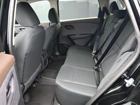 Used 2023 Nissan Rogue S image 12