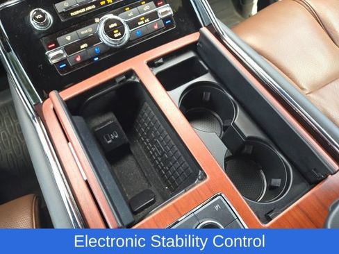 Used 2023 Lincoln Navigator Reserve AWD/4WD image 22