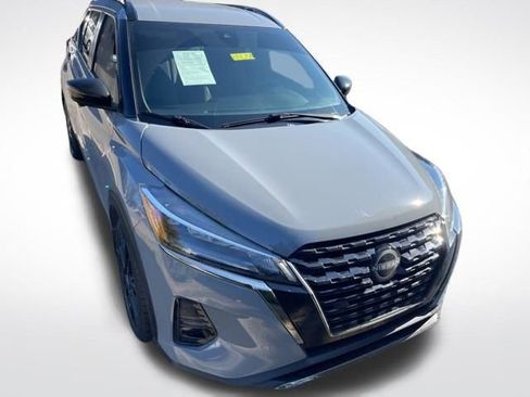 Used 2024 Nissan Kicks SR w/ SR Premium Package image 3