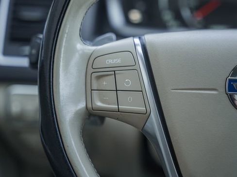 Used 2015 Volvo XC60 T6 w/ Proximity Package image 34