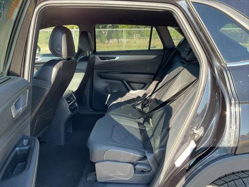 Used 2024 Volkswagen Atlas Cross Sport SE image 21