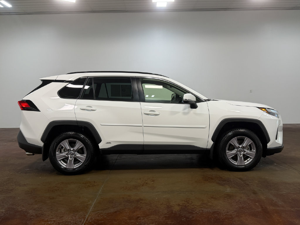 Used 2025 Toyota RAV4 XLE AWD/4WD image 23