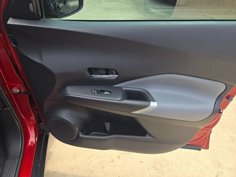 Used 2023 Nissan Kicks SR w/ SR Premium Package FWD image 28