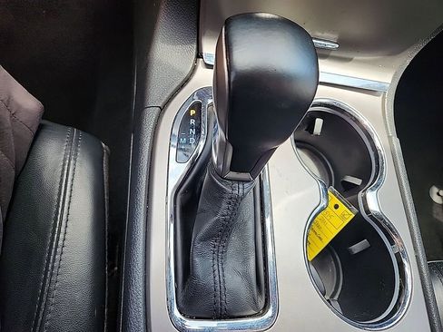 Used 2021 Jeep Grand Cherokee Laredo X image 12