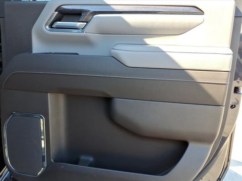 Used 2024 Chevrolet Silverado 2500 LTZ w/ LTZ Plus Package image 14