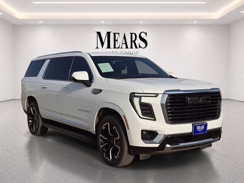Used 2025 GMC Yukon XL Elevation w/ Elevation Premium Package AWD/4WD image 7