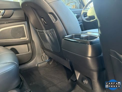 Certified 2023 Kia Telluride EX w/ EX Captain's Chair Package image 18