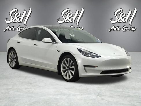 Used 2020 Tesla Model 3 Standard Range RWD image 2
