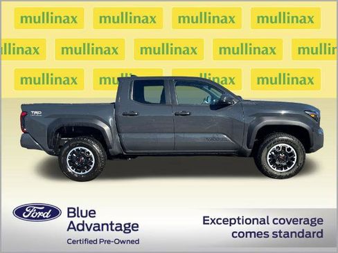 Used 2024 Toyota Tacoma TRD Off-Road image 3