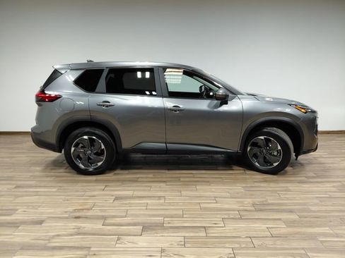 Used 2025 Nissan Rogue SV image 12