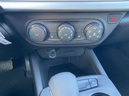 New 2026 Chevrolet Trax RS w/ Sunroof Package image 29