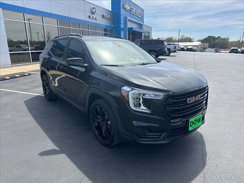 Used 2022 GMC Terrain SLE w/ Elevation Edition image 4