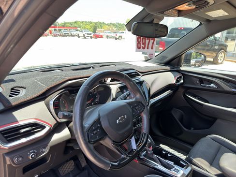 Used 2021 Chevrolet TrailBlazer RS w/ Sun and Liftgate Package FWD image 23