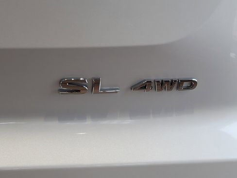 New 2025 Nissan Pathfinder SL image 11