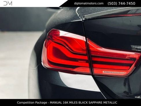 Used 2019 BMW M4 Coupe w/ Competition Package RWD image 15