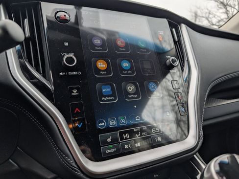 Used 2022 Subaru Outback Premium image 4