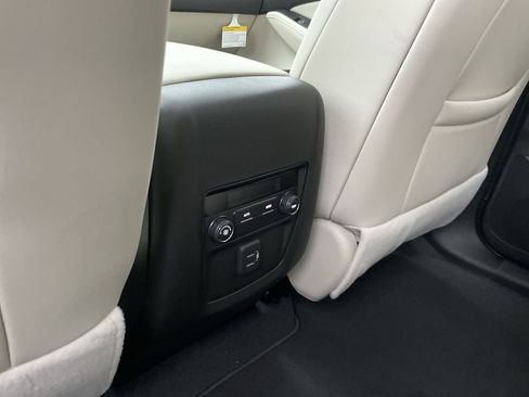 Used 2023 Buick Enclave Essence w/ Experience Buick Package image 23