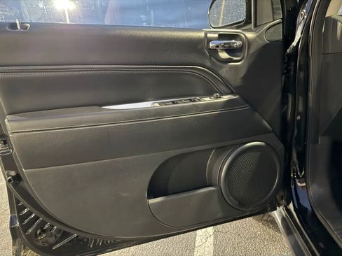 Used 2016 Jeep Compass High Altitude image 11