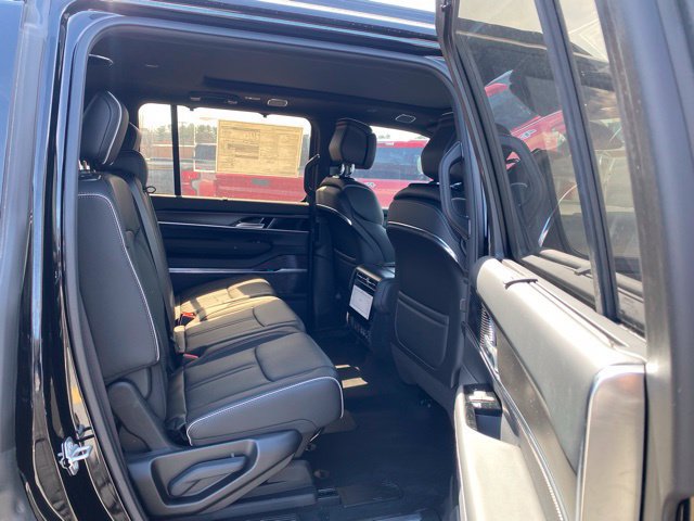 New 2024 Jeep Grand Wagoneer Series II Obsidian w/ Quick Order Packagew 28T AWD/4WD image 32