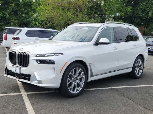 Certified 2024 BMW X7 xDrive40i AWD/4WD image 3
