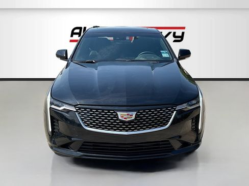 Used 2025 Cadillac CT4 Luxury RWD image 2