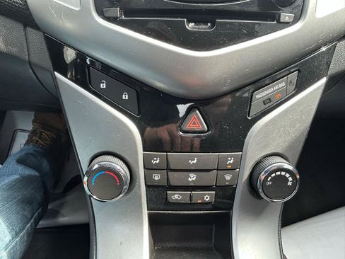 Used 2014 Chevrolet Cruze LT FWD image 25