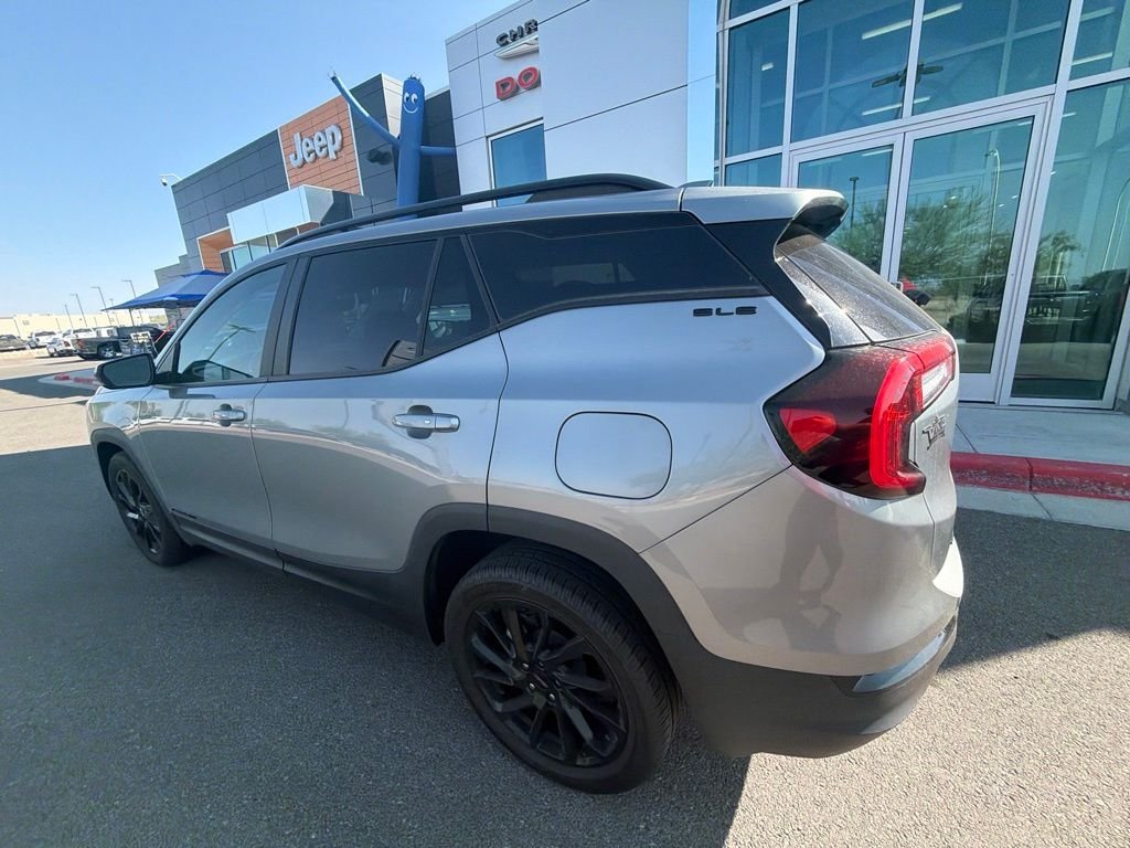 Used 2023 GMC Terrain SLE w/ Elevation Edition FWD image 17