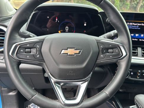 Certified 2025 Chevrolet Trax LT w/ Driver Confidence Package image 19