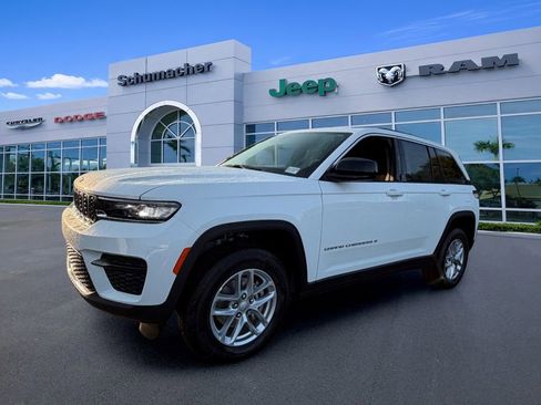 New 2026 Jeep Grand Cherokee Laredo X AWD/4WD image 3
