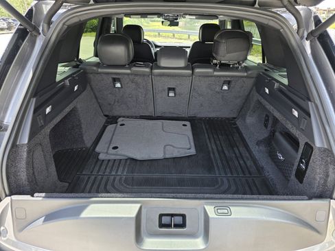 Certified 2023 Land Rover Range Rover SE image 18