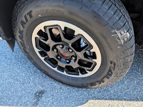Used 2025 Toyota 4Runner TRD Off-Road AWD/4WD image 7