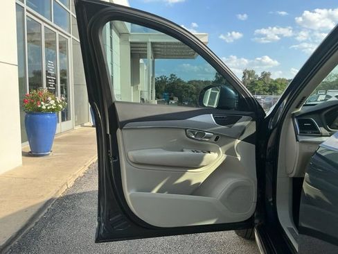 Certified 2024 Volvo XC90 B5 Core w/ Protection Package Premier AWD/4WD image 10