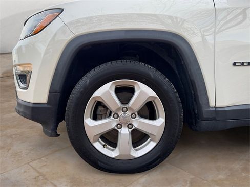 Used 2018 Jeep Compass Latitude w/ Cold Weather Group image 14