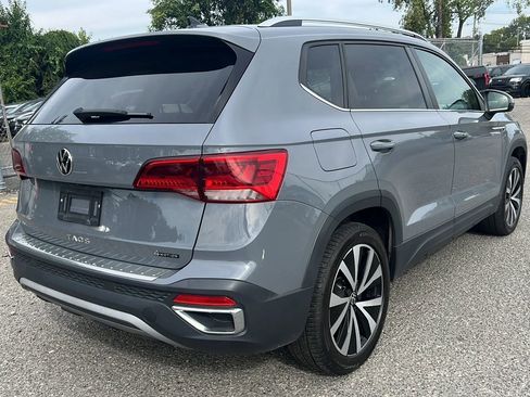 Used 2022 Volkswagen Taos SE image 5