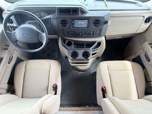 Used 2016 Ford E-450 and Econoline 450 Super Duty w/ Motorhome Prep Package image 31