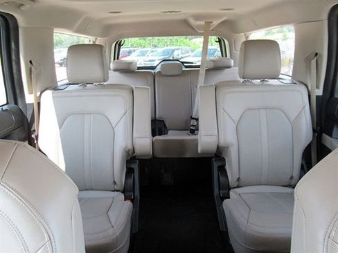 Used 2022 Ford Expedition Max Limited image 16