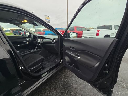 Used 2024 Nissan Kicks SV image 10