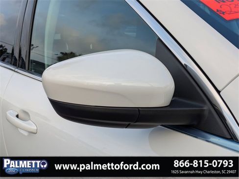 Used 2021 Ford Escape Titanium image 12