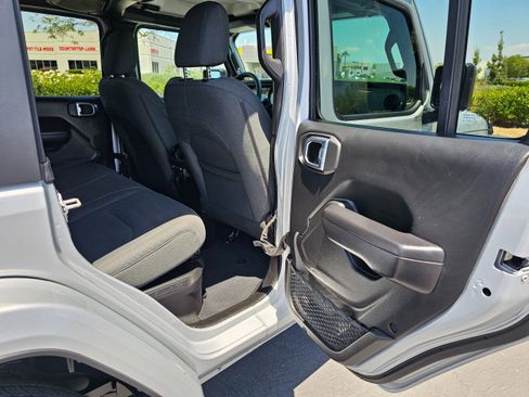 Used 2024 Jeep Wrangler Unlimited AWD/4WD image 26