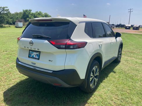 Used 2023 Nissan Rogue SV FWD image 7