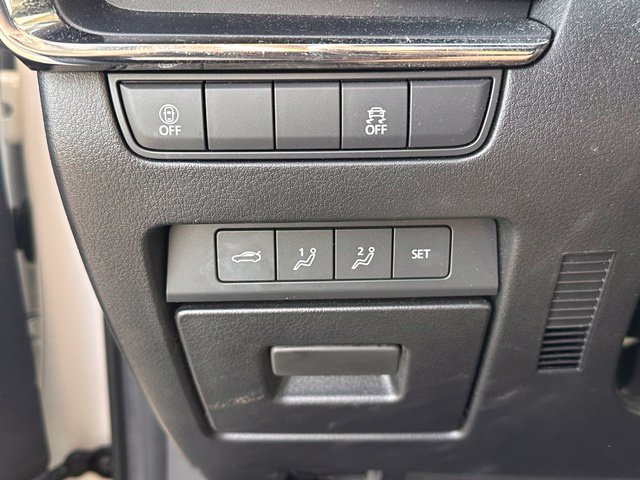 Used 2023 MAZDA MAZDA3 s FWD image 19