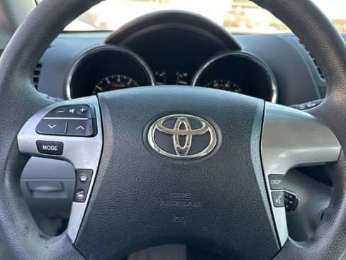 Used 2011 Toyota Highlander 2WD w/ Tech Pkg image 24