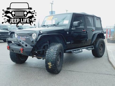 Used 2012 Jeep Wrangler Unlimited Sahara w/ Connectivity Group image 4