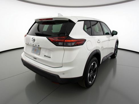 Used 2024 Nissan Rogue SV image 9